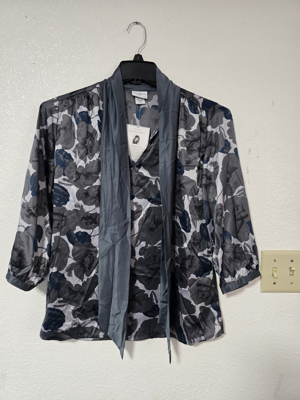 Jaclyn Smith Gray and Blue Floral Tie-Neck Blouse